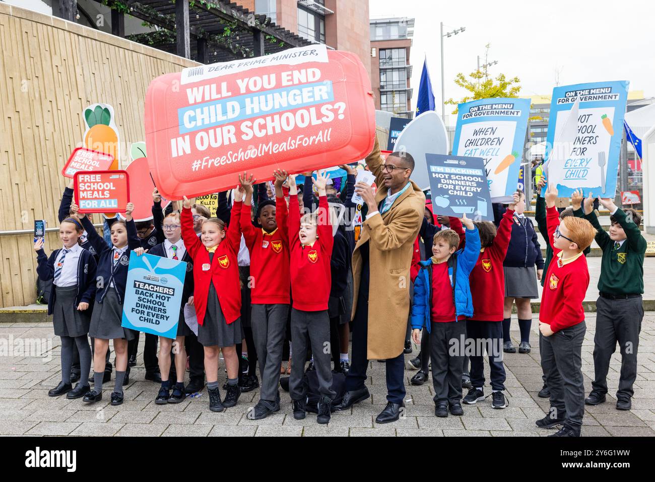 Child food poverty uk hi-res stock photography and images - Alamy
