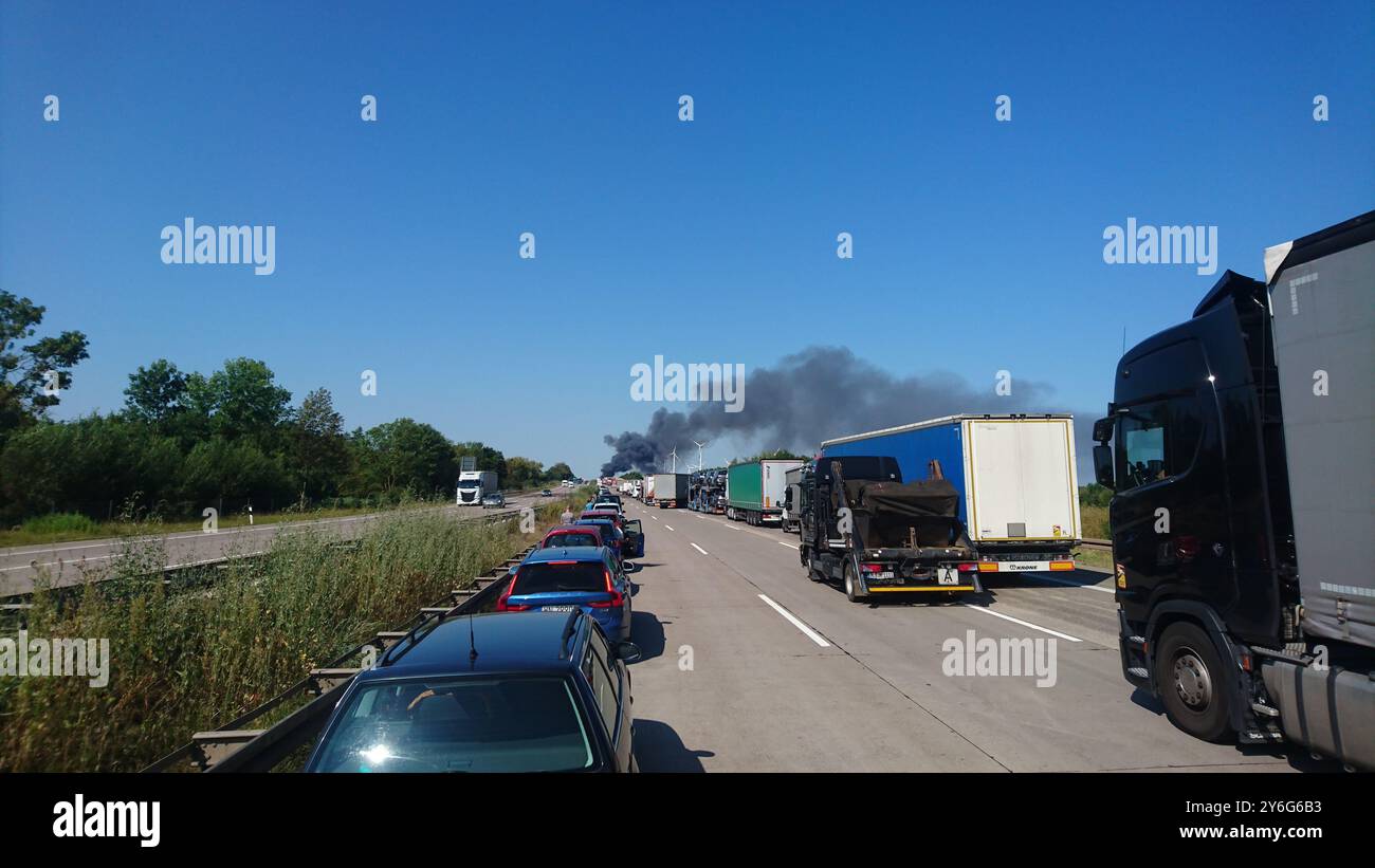 Car burning motorway accident hi-res stock photography and images - Alamy