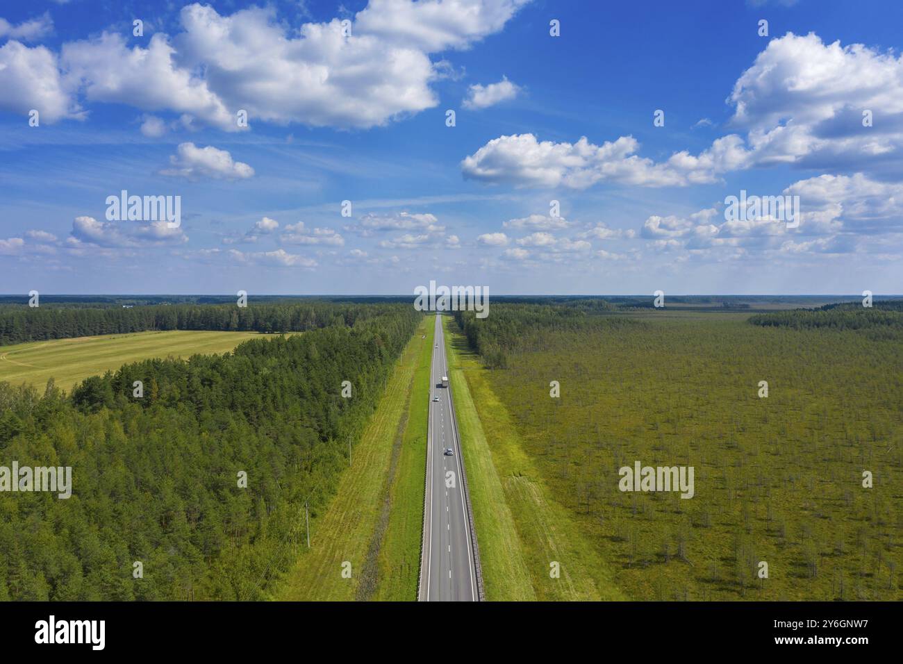 Top down view country road hi-res stock photography and images - Alamy
