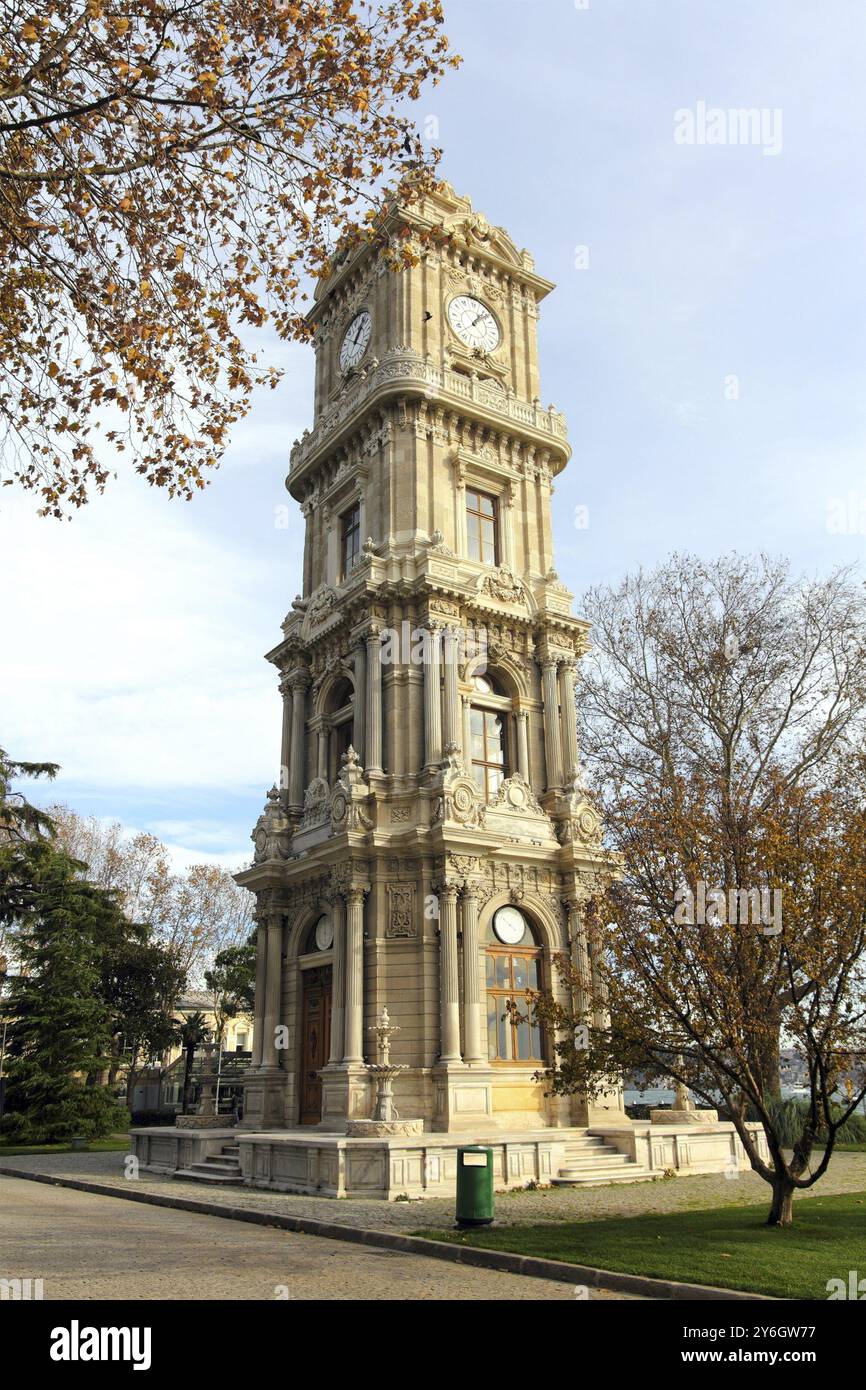 Clock tower dolmabahce palace hi-res stock photography and images - Alamy