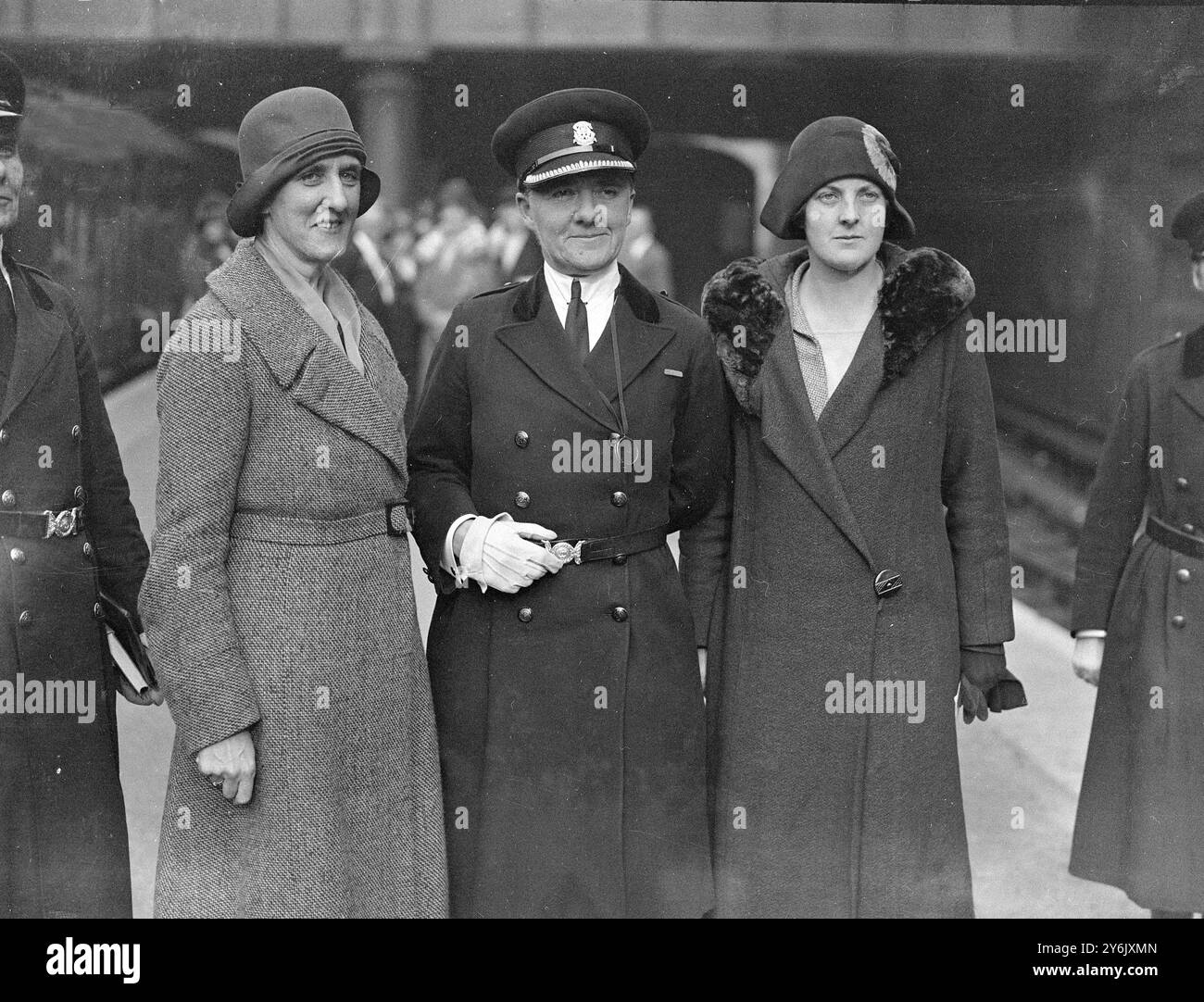 At Victoria Railway Station , London , England Women Police leave for duty in Cairo , Egypt  Left to Right : Inspector Tagart , Miss Helen Hoskyn , Commandant Mary Allen , Miss Barbara De Vitre and Chief inspector Cambell .  15 October 1931 Stock Photo