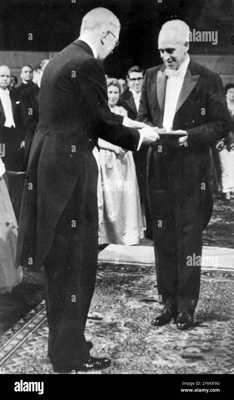 King Gustaf Adolf presents the Nobel prize for Medicine to Professor ...