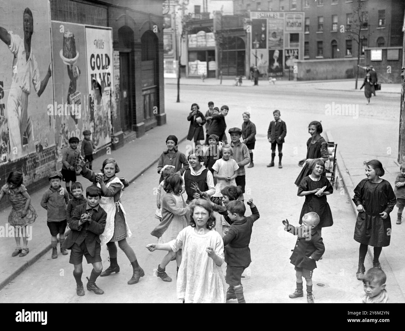 London Slum scenes. Waterloo, South London. Children playing in the street. Stock Photo