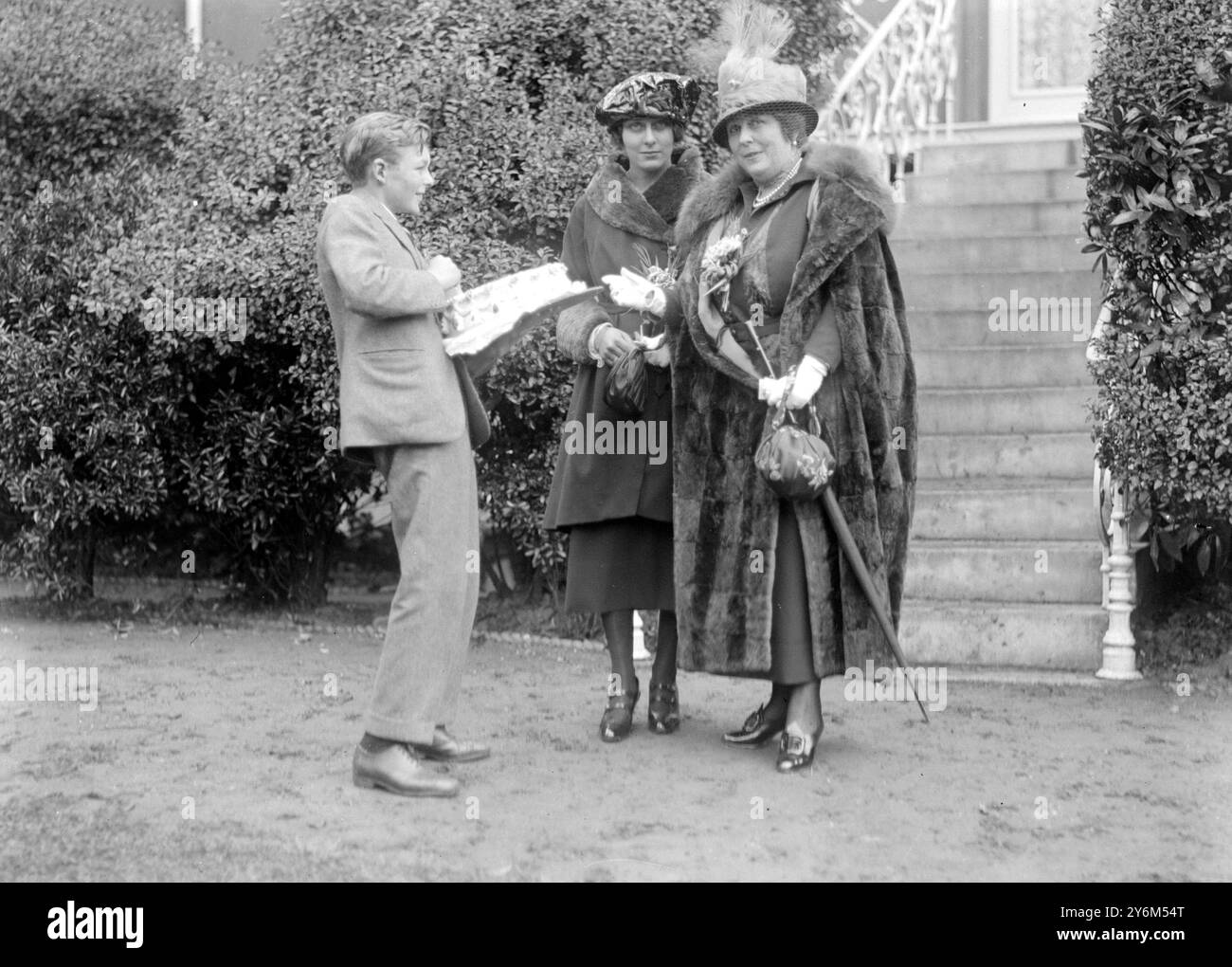 Mrs Cohen's Garden Party at St John's Woods in aid of Dr Barnardos Homes. 1920s Mrs S.B. Joel Stock Photo