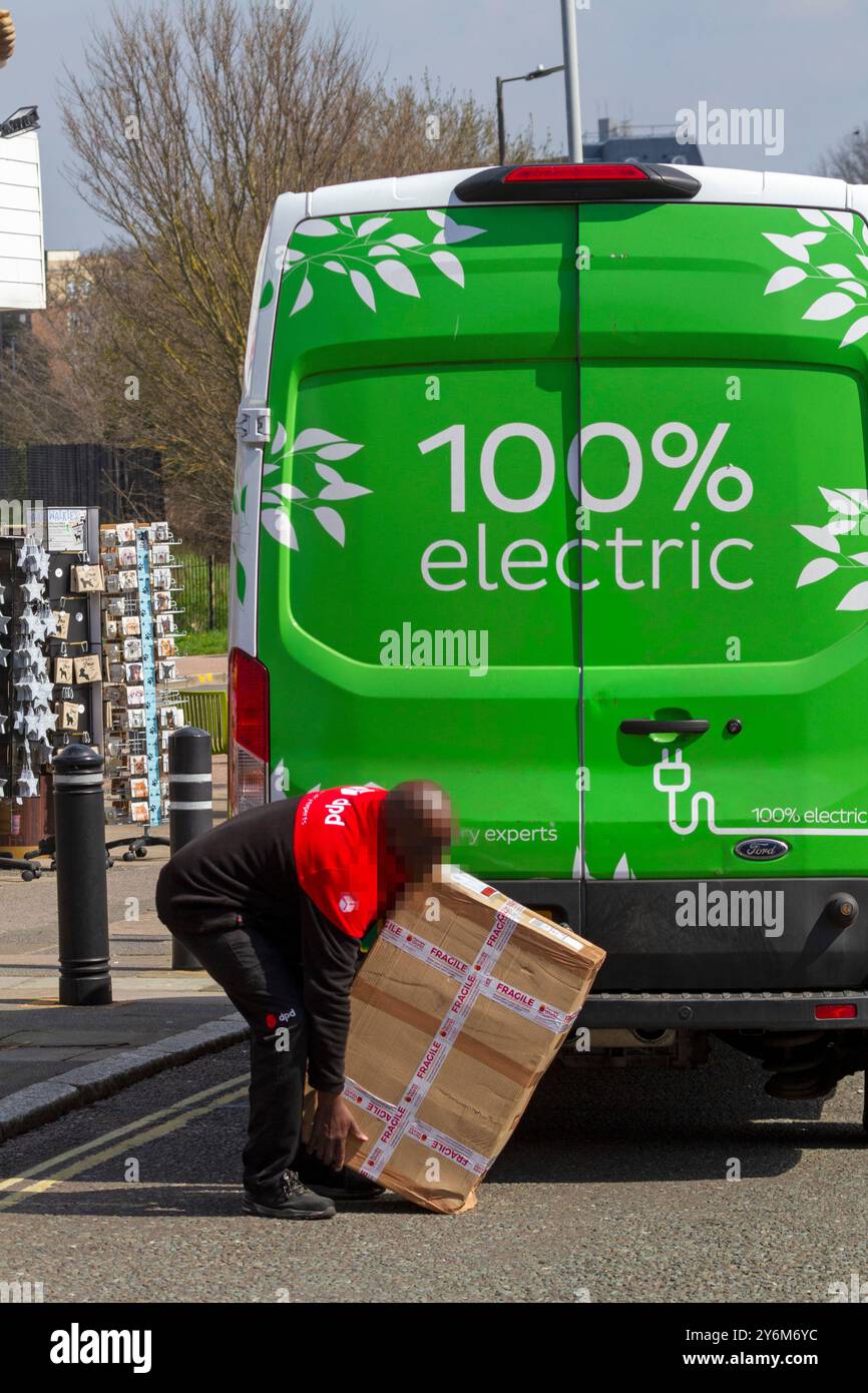 Dpd electric delivery van hi-res stock photography and images - Alamy