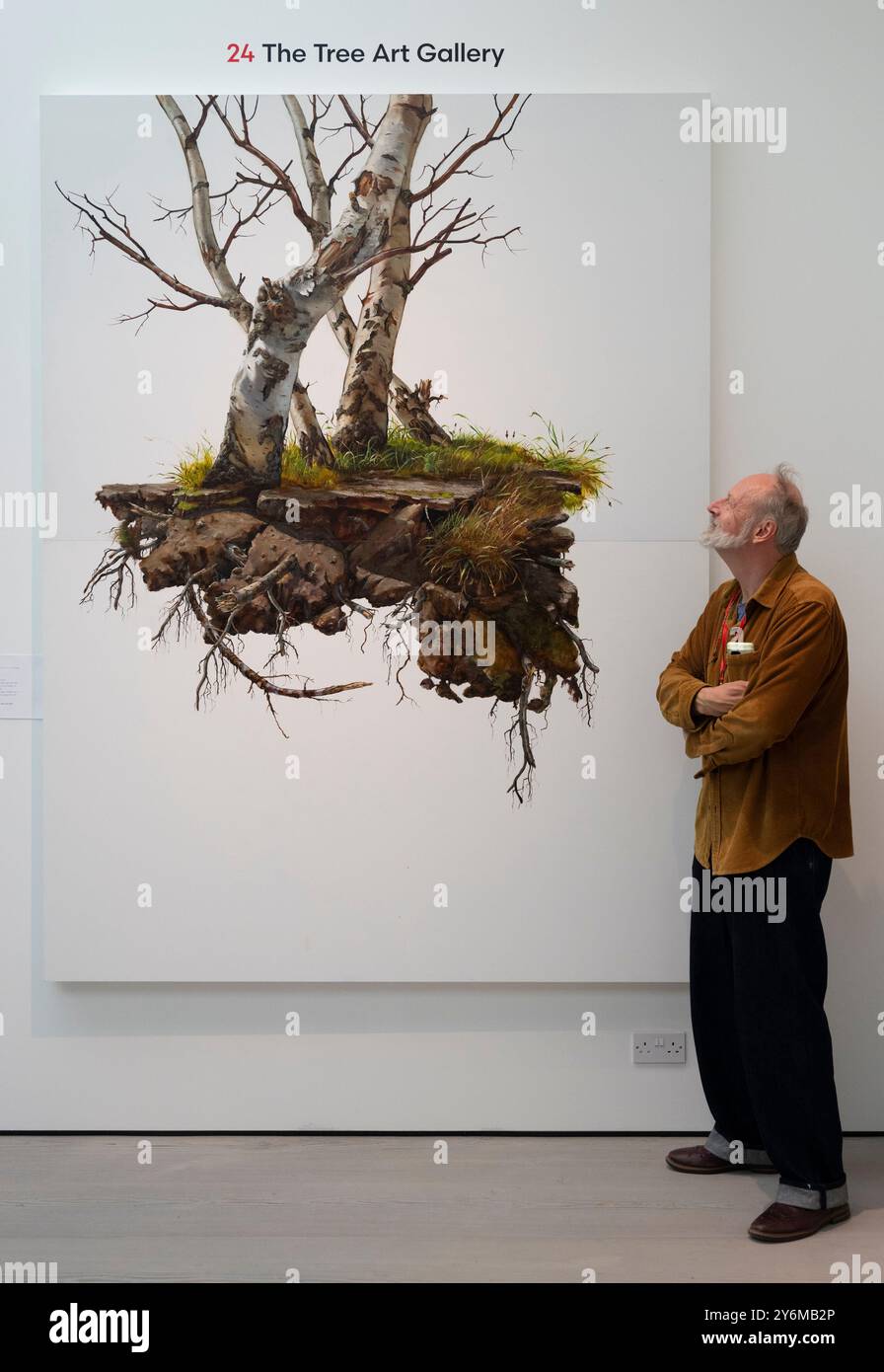 Julian Perry Model Saatchi Gallery, London, UK. 26th Sep, 2024. The best of Modern and ...