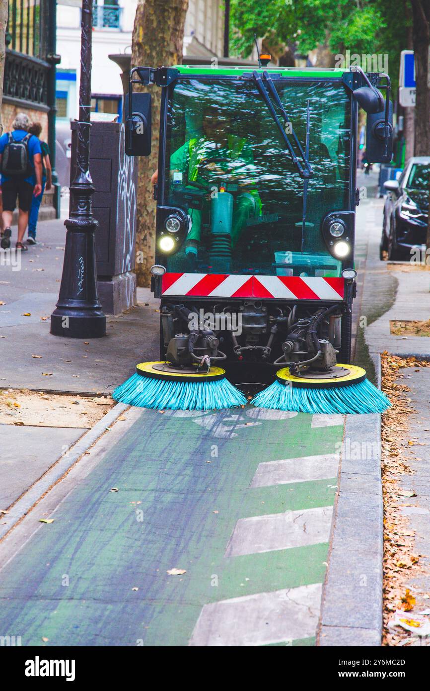 Cleanliness of paris hi-res stock photography and images - Alamy