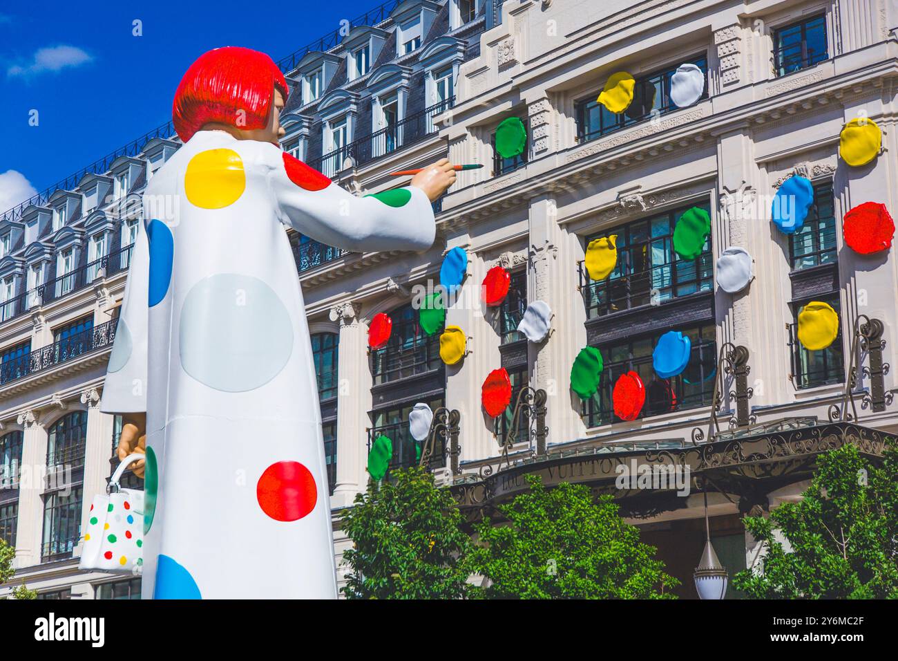 France Paris Huge Sculpture Bearing The Likeness Of Yayoi Kusama Has france-paris-huge-sculpture-bearing-the-likeness-of-yayoi-kusama-has