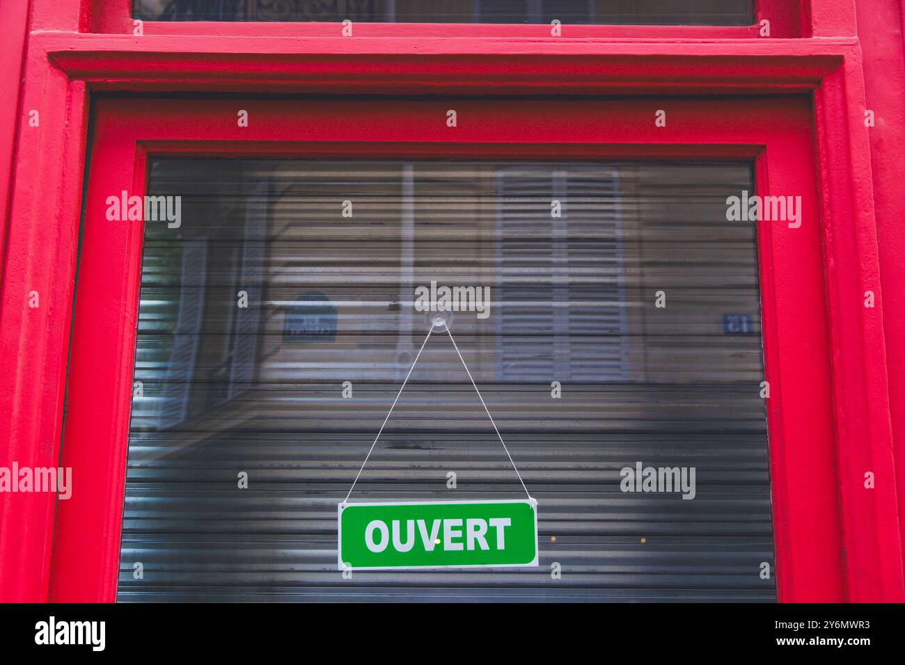 Open closed sign hi-res stock photography and images - Alamy