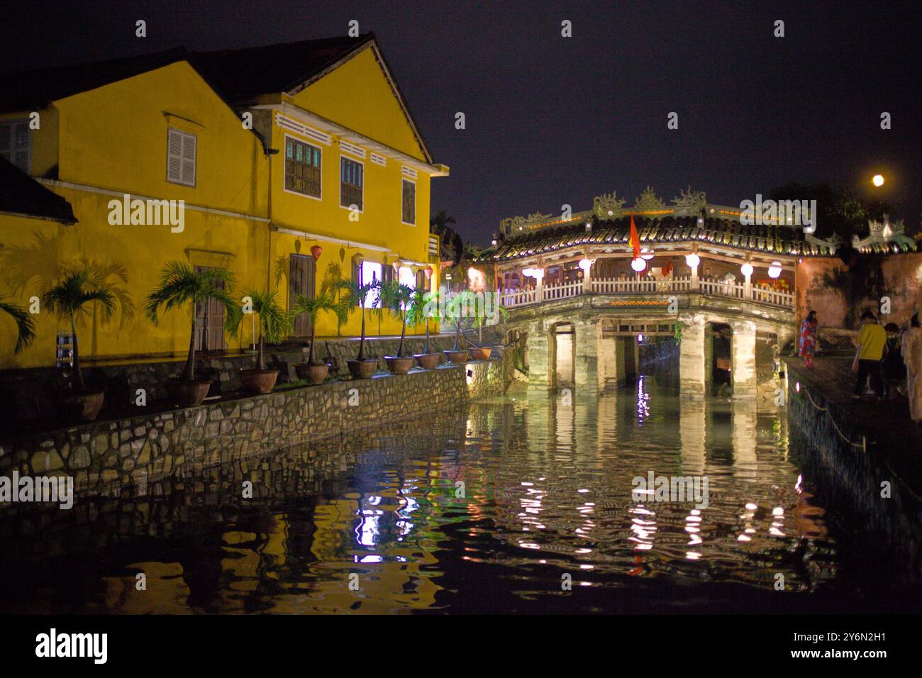 japanese covered bridge hoi an vietnam