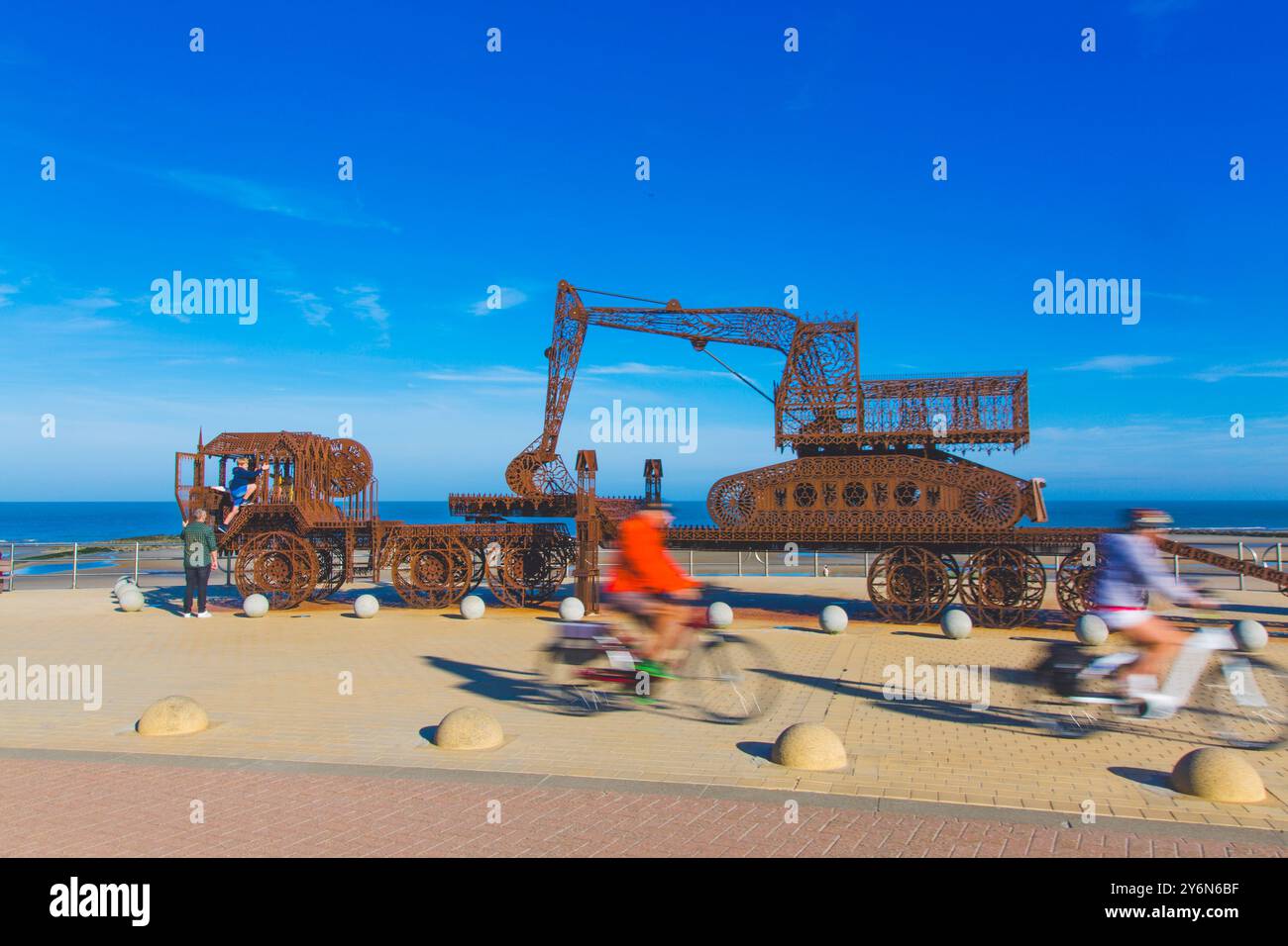 Belgium, Flemish region, West Flanders, Middelkerke, Westende, the dike, work of art: Caterpillar # 5 by Wim Delvoye Stock Photo