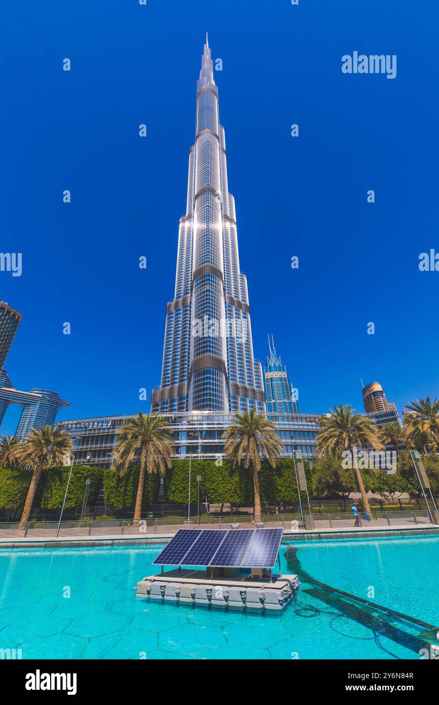 United Arab Emirates, Dubai, Burj Khalifa, Burj Khalifa Lake, solar ...
