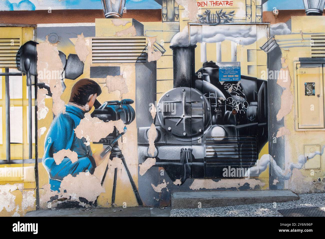 France. Bouches Du Rhone. La Ciotat. Wall fresco evoking the Lumiere brothers' film 'The arrival of a train at La Ciotat station' filmed in 1896 Stock Photo