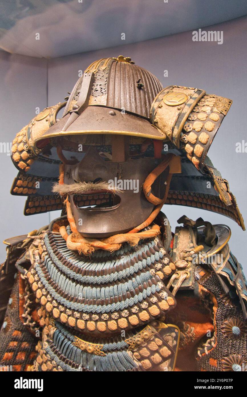Japanese warrior mask hi-res stock photography and images - Alamy