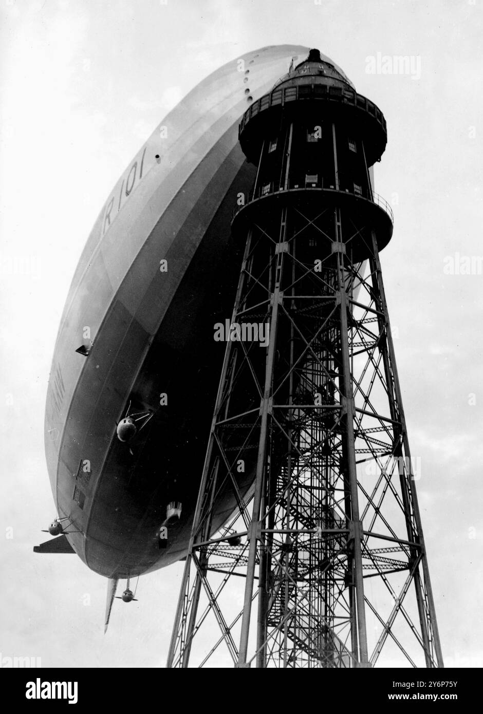 Cardington airship Black and White Stock Photos & Images - Alamy