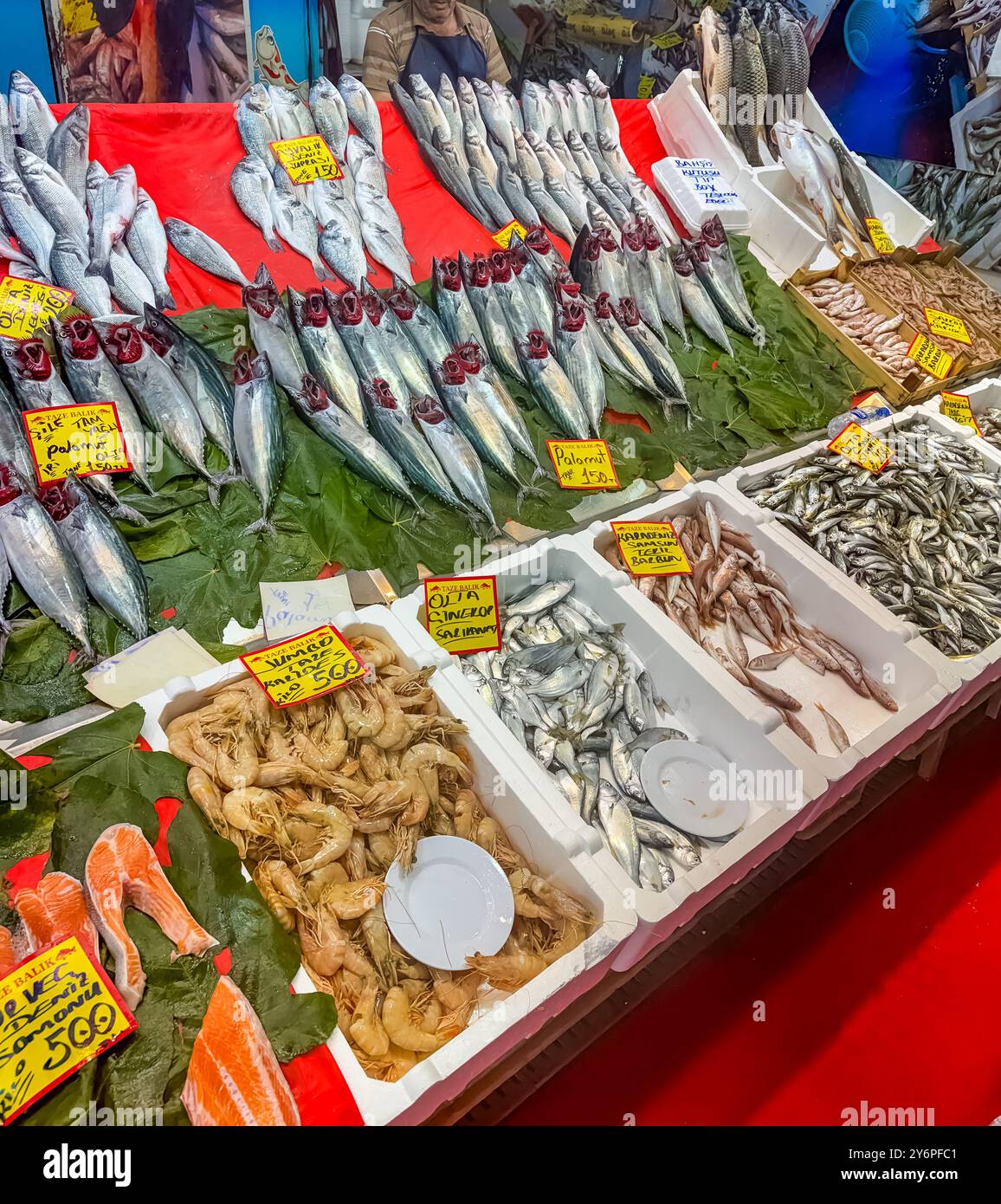 Prawn boxes hi-res stock photography and images - Alamy