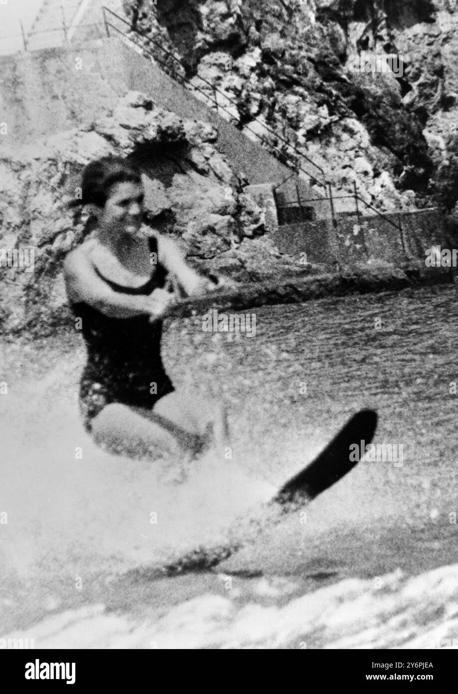 JACQUELINE KENNEDY WATER SKIING IN ITALY ;  21 AUGUST 1962 Stock Photo