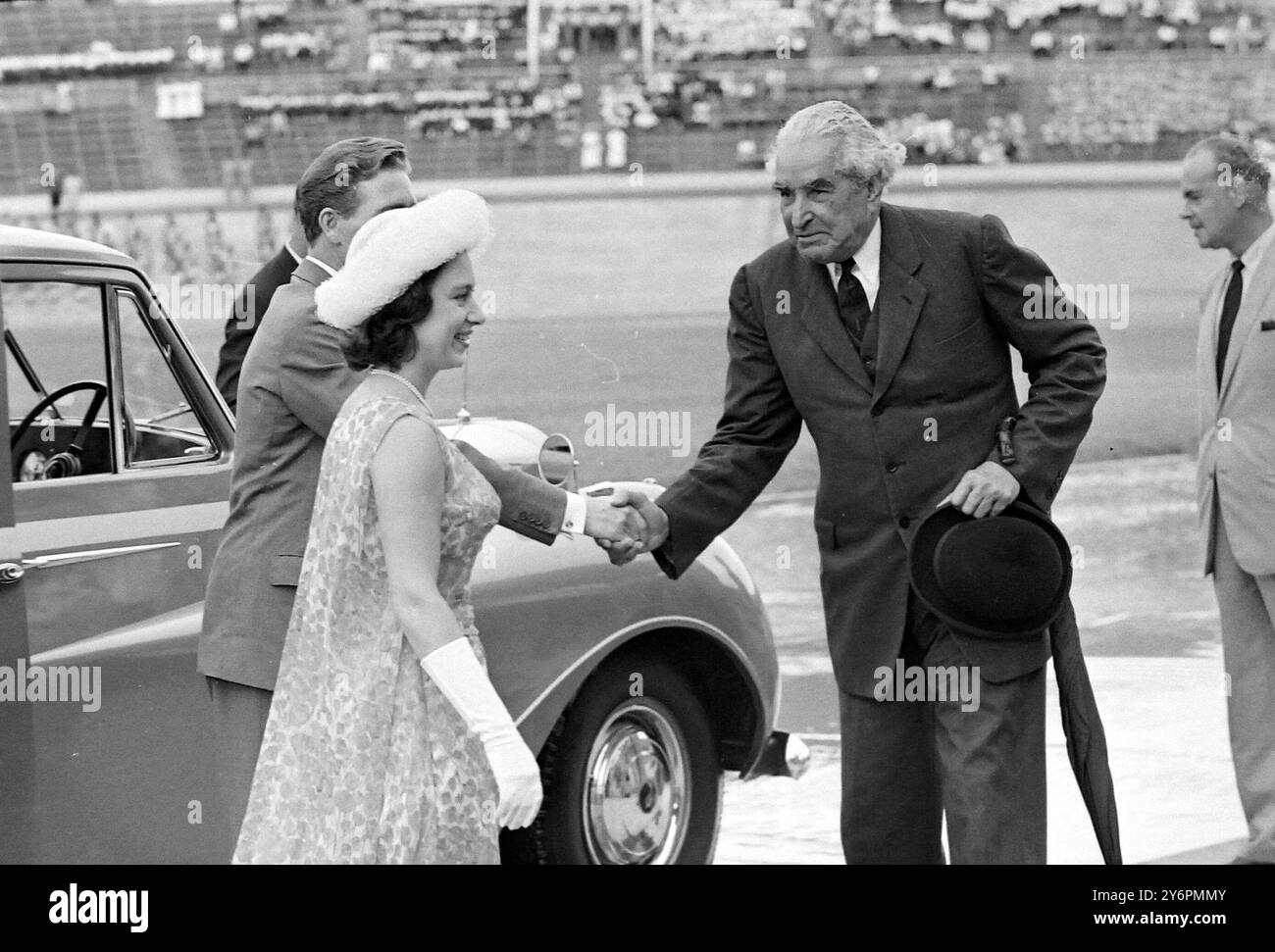 ALEXANDER BUSTAMANTE  RECEIVES PRINCESS MARGARET  & LORD SNOWDON   IN KINGSTON - INDEPENDENCE CELEBRATIONS IN JAMAICA  7 AUGUST 1962 Stock Photo