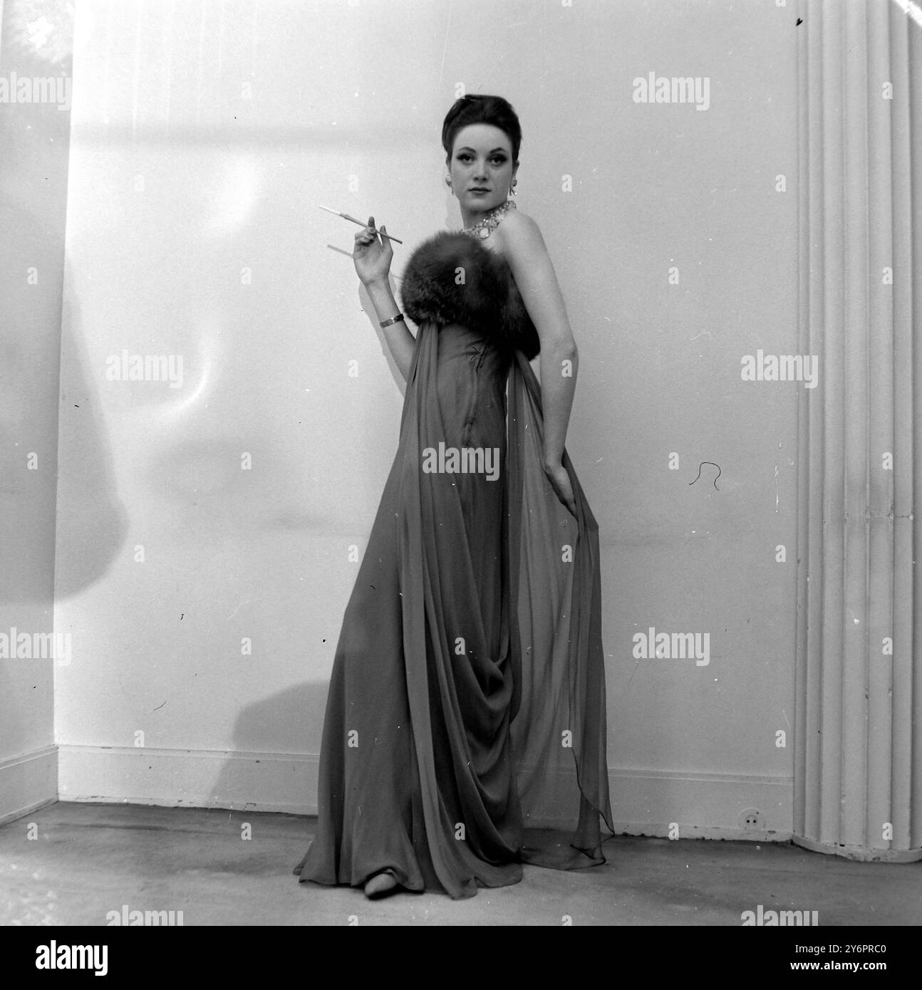 Chiffon fashion hi-res stock photography and images