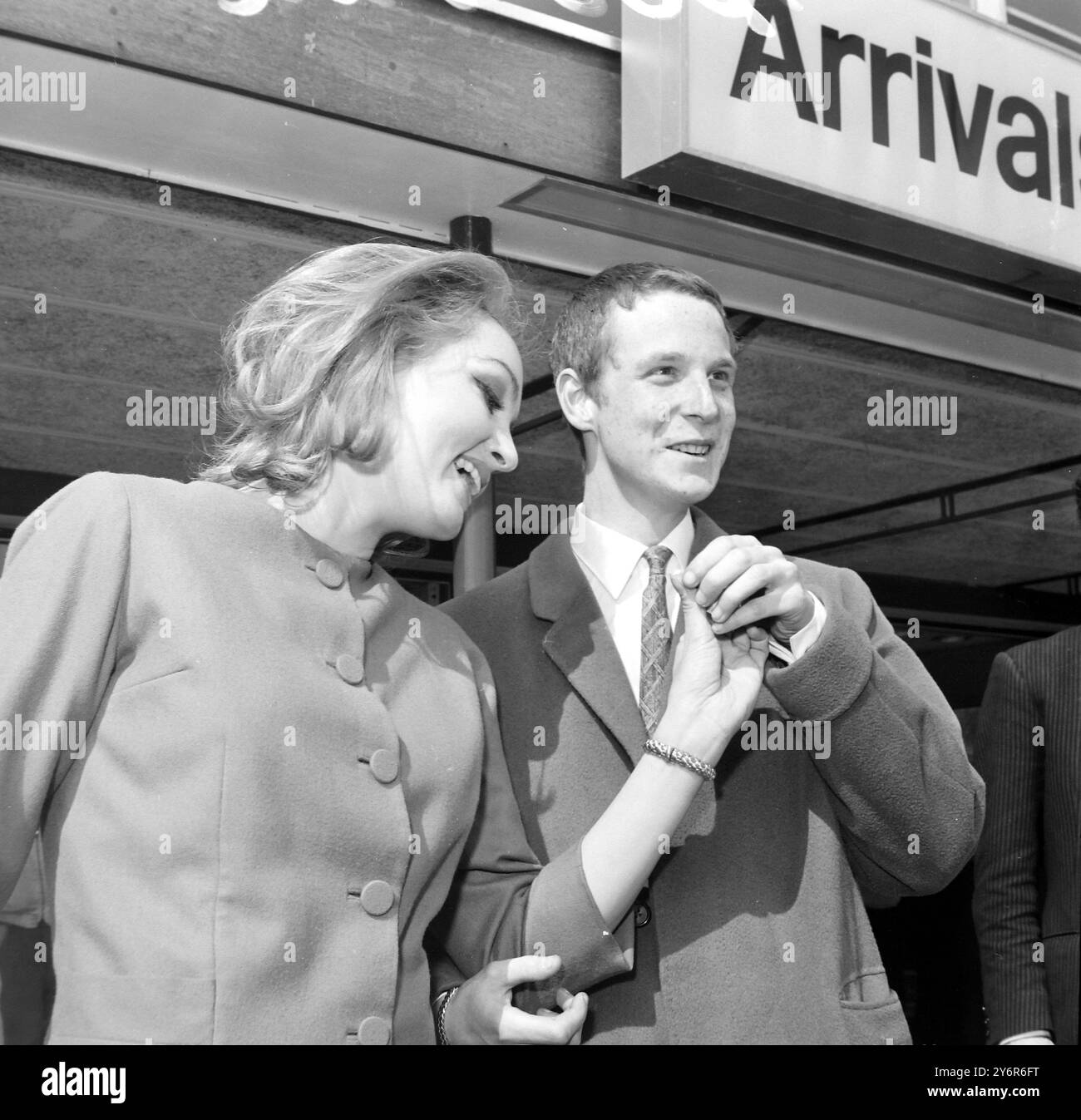 JULIE NEWMAR AND RUDOLPH RUSSELL IN LONDON / ; 17 MAY 1962 Stock Photo ...