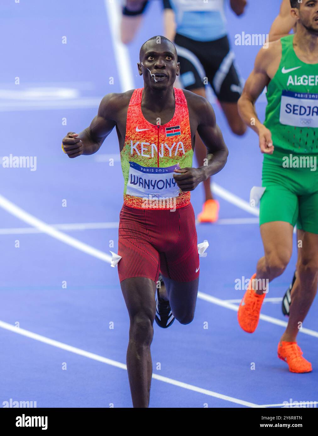 Emmanuel Wanyonyi winning in the 800 meters at the Paris 2024 Olympic ...