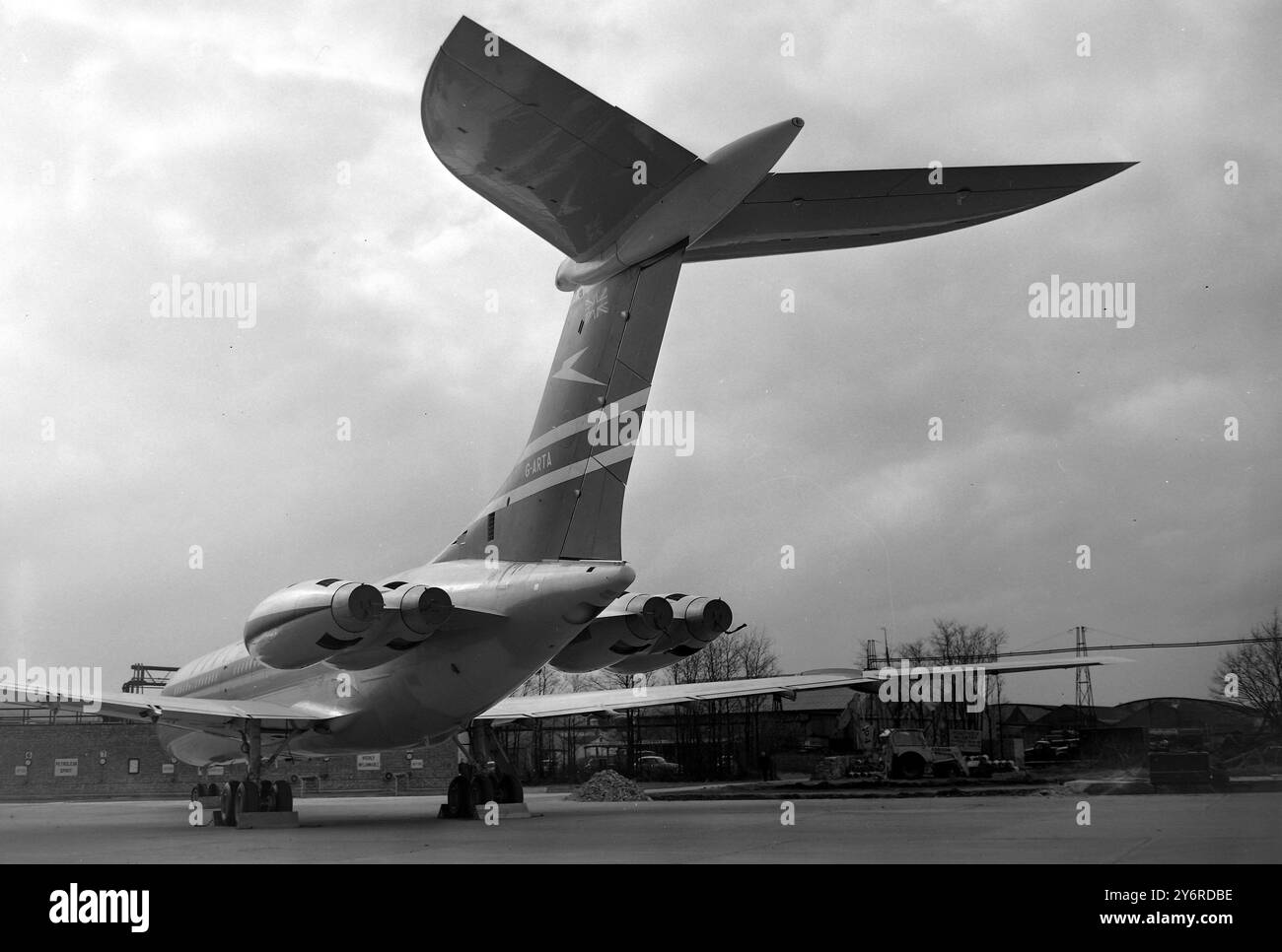 AVIATION TAIL END VICKERS VC 10 ; 16 APRIL 1962 Stock Photo - Alamy