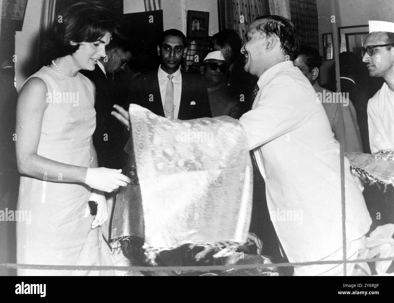 JAQUELINE JACKIE KENNEDY IN INDIA 18 MARCH 1962 Stock Photo