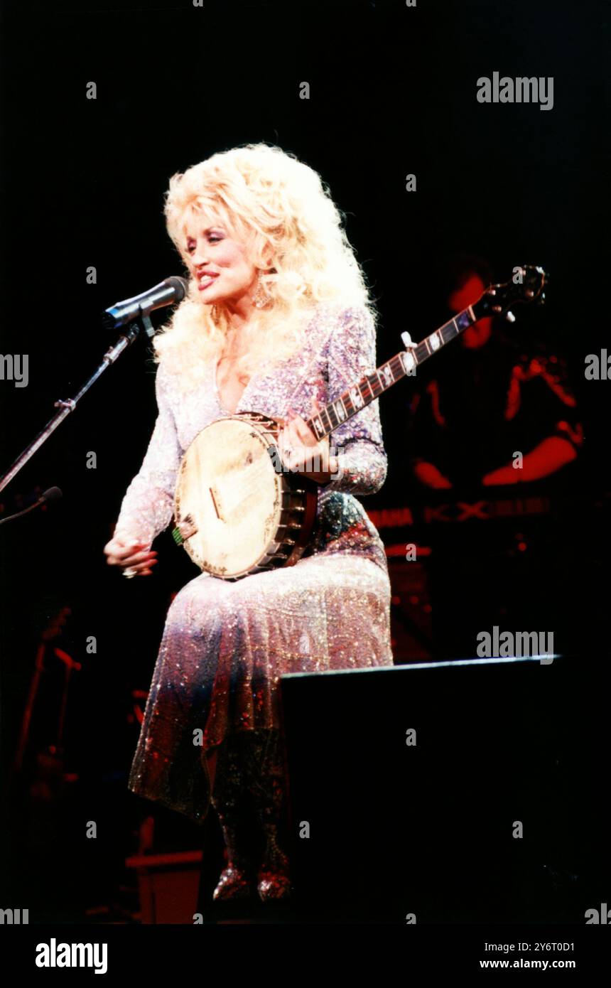 Country Music Legend Dolly Parton live in Concert circa 1989 Stock(02)