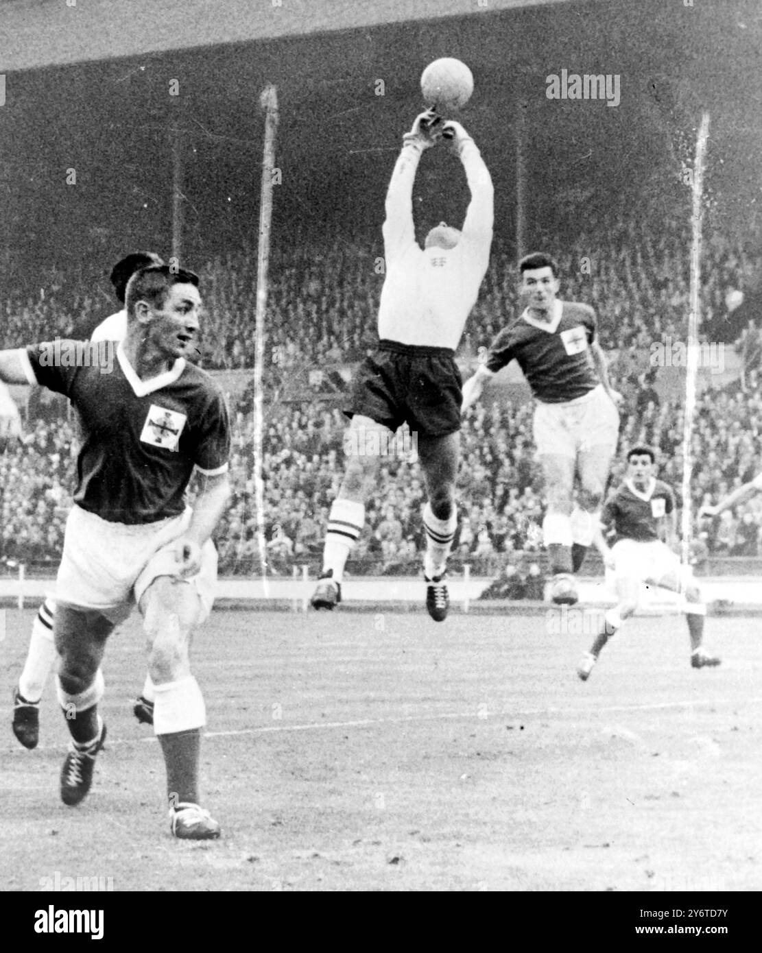 England goalkeeper ron springett hi-res stock photography and images ...