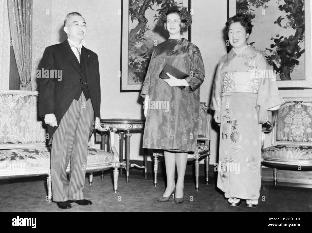 EMPEROR OF JAPAN HIROHITO  WITH PRINCESS ALEXANDRA IN TOKYO  18 NOVEMBER 1961 Stock Photo