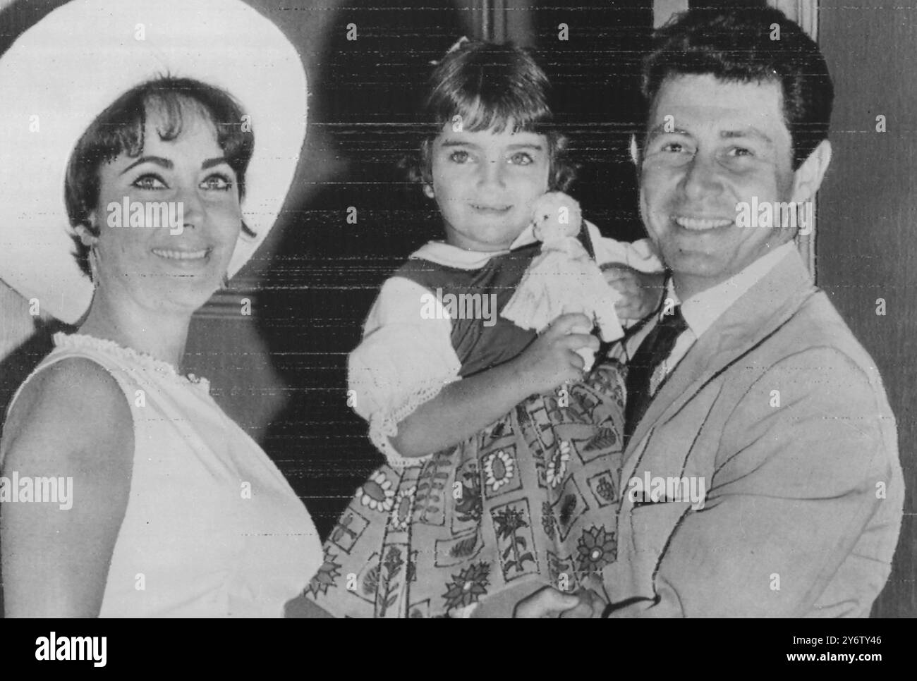 ACTRESS ELIZABETH TAYLOR WITH EDDIE FISHER AND DAUGHTER LIZA 18 AUGUST ...