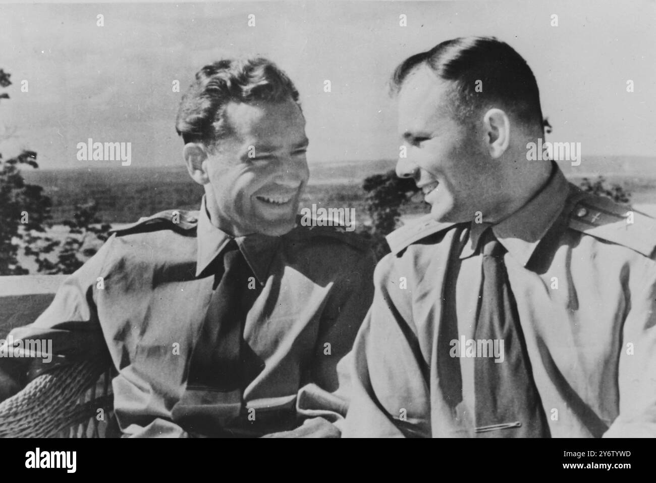 SECOND SOVIET ASTRONAUT MAJOR GHERMAN STEPANOVICH TITOV WITH YURI GAGARIN YURI /   12 AUGUST 1961 Stock Photo