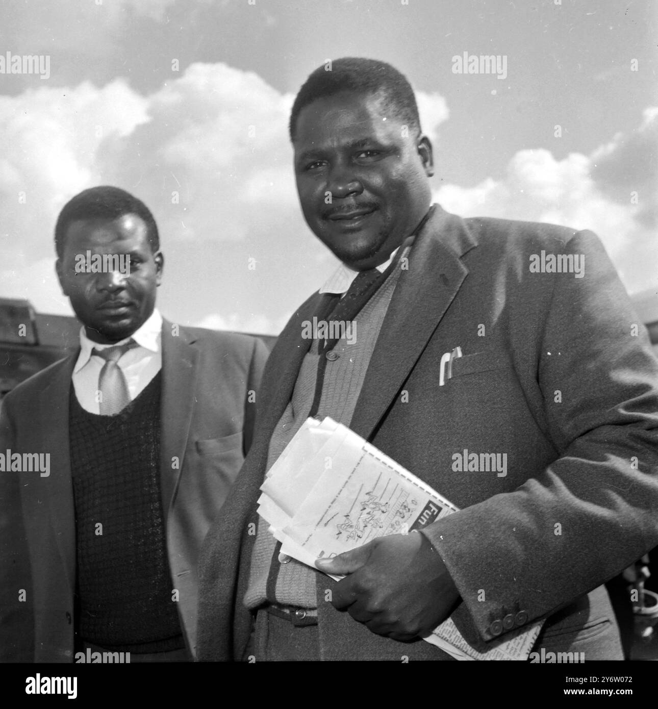 AFRICAN LEADER JOSHUA NKOMO AT LONDON AIRPORT  9 AUGUST 1961 Stock Photo