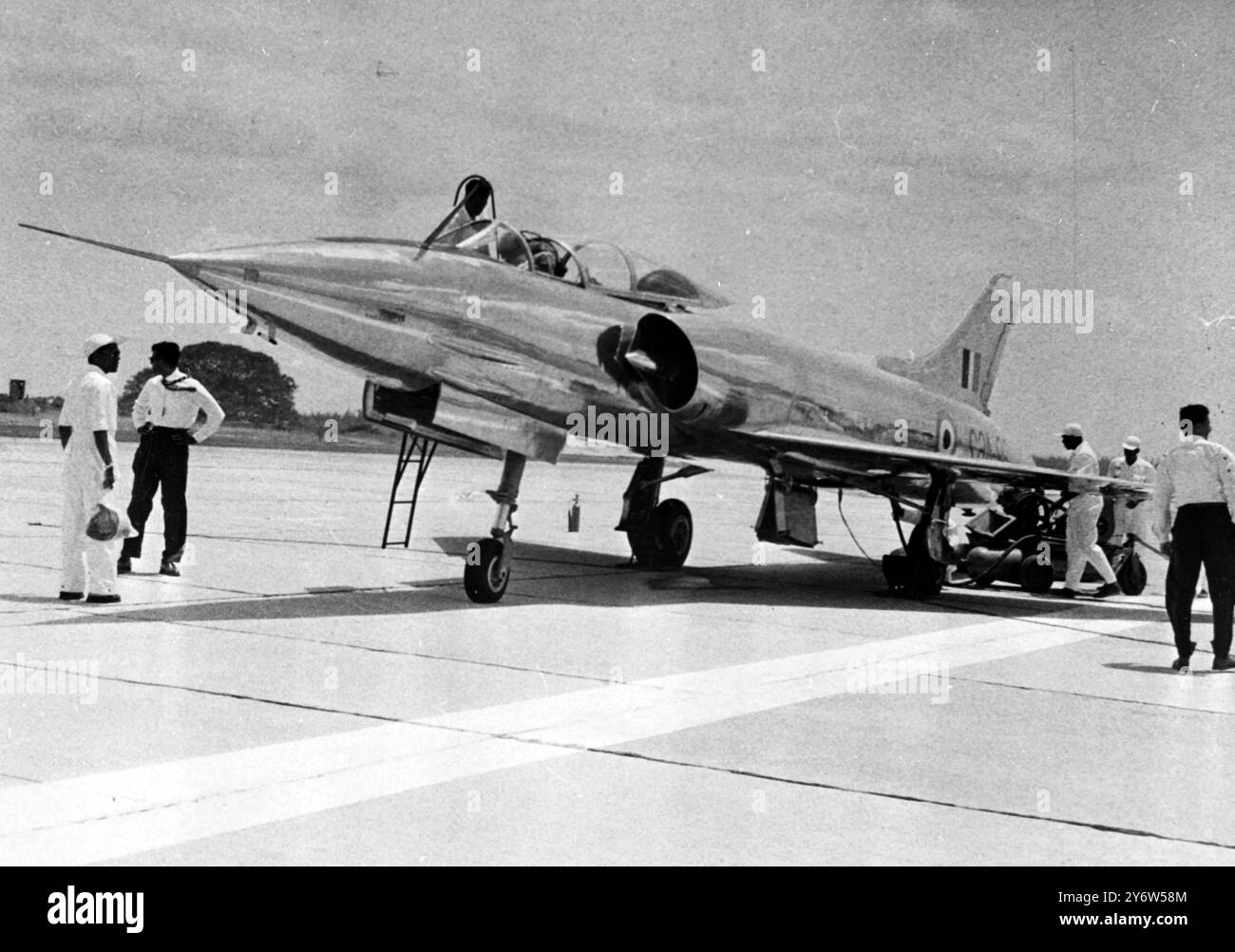 First supersonic aircraft hi-res stock photography and images - Alamy