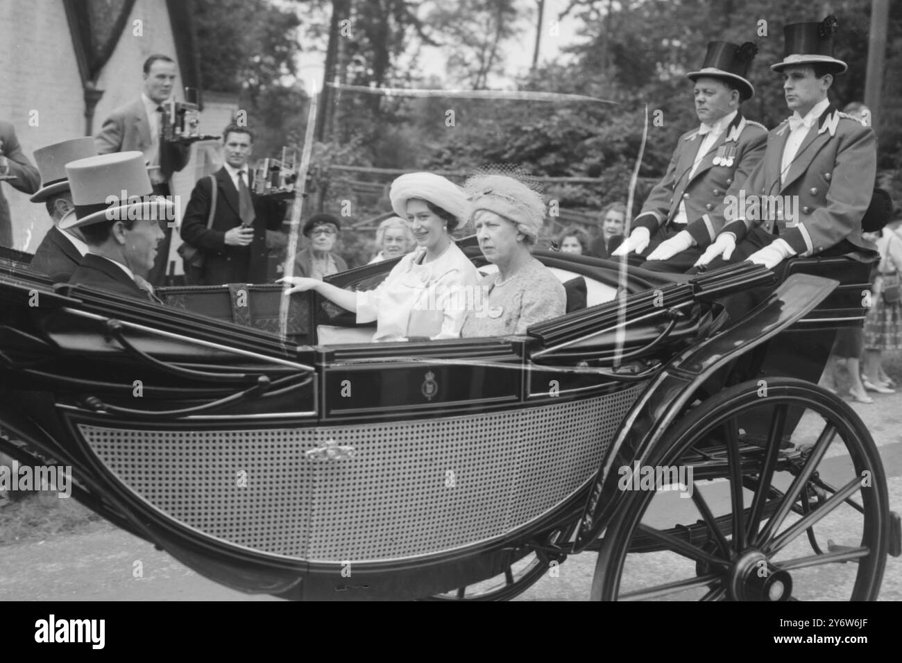 Princess margaret royal ascot hi-res stock photography and images - Alamy