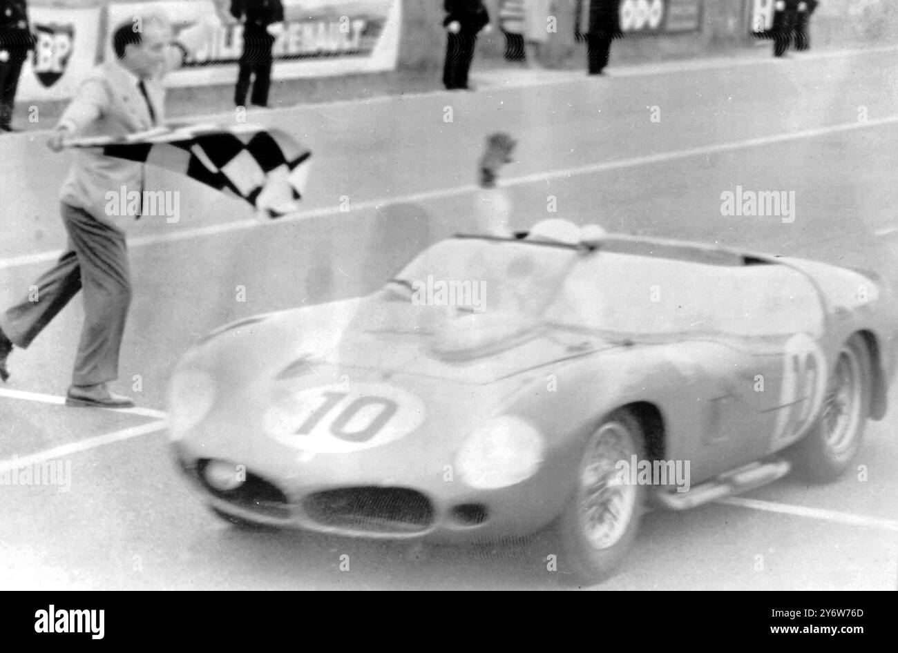 Ferrari le mans 1961 hi-res stock photography and images - Alamy