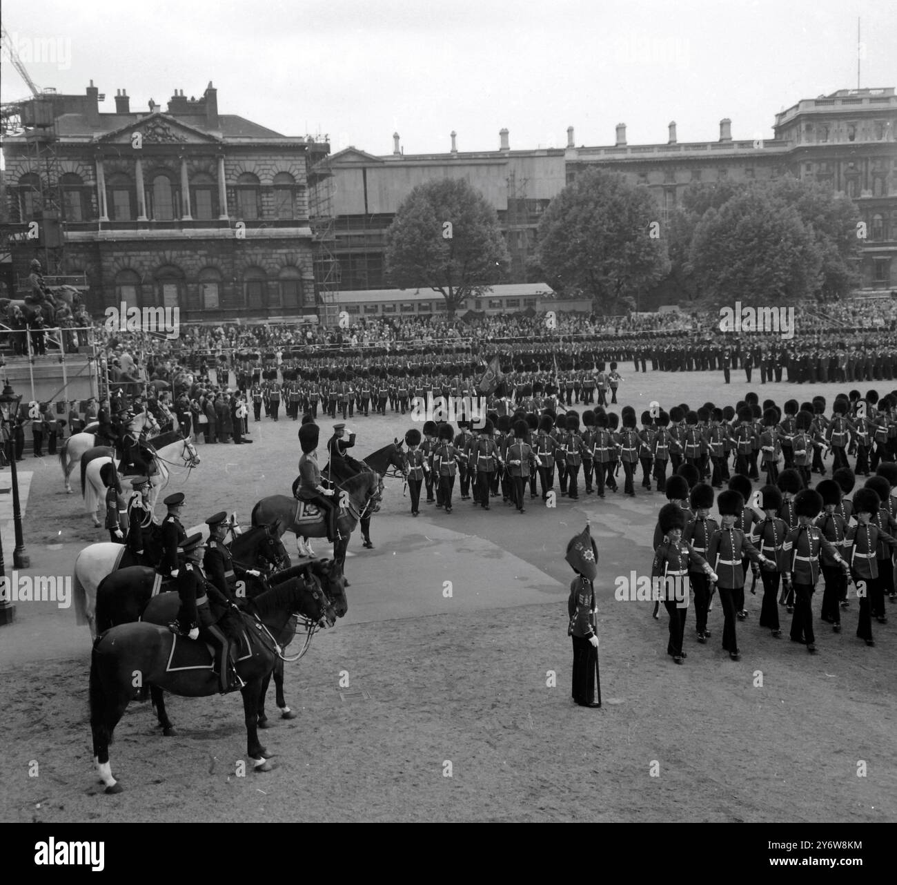 DUKE OF GLOUCESTER TAKES SALUTE FROM REGIMENT IN LONDON    29 MAY 1961 Stock Photo