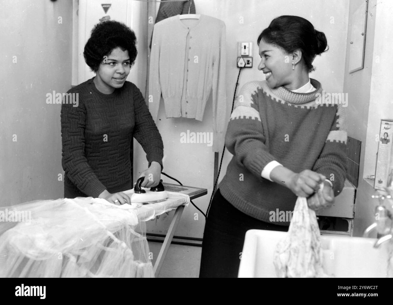 JACQUELINE CLARKE AT BRIDGET HOUSE LONDON 5 MAY 1961 Stock Photo Alamy jacqueline-clarke-at-bridget-house-london-5-may-1961-stock-photo-alamy
