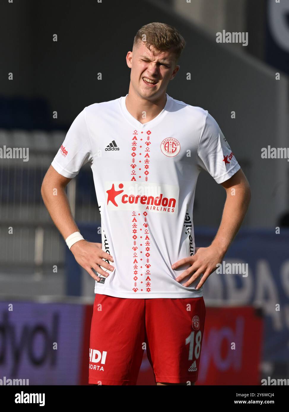 ISTANBOEL - Jakub Kaluzinski of Antalyaspor AS during the Turkish Super Lig match between Kasimpasa AS and Antalyaspor at the Recep Tayyip Erdogan stadium on Sept. 22, 2024 in Istanbul, Turkey. ANP | Hollandse Hoogte | GERRIT VAN KEULEN Stock Photo