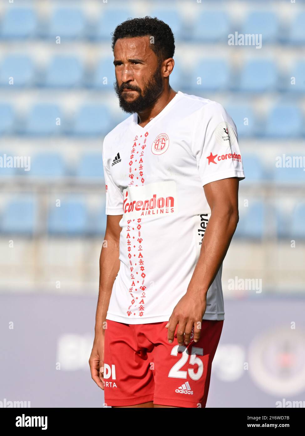 ISTANBOEL - Andros Darryl Townsend of Antalyaspor AS during the Turkish Super Lig match between Kasimpasa AS and Antalyaspor at the Recep Tayyip Erdogan stadium on Sept. 22, 2024 in Istanbul, Turkey. ANP | Hollandse Hoogte | GERRIT VAN KEULEN Stock Photo