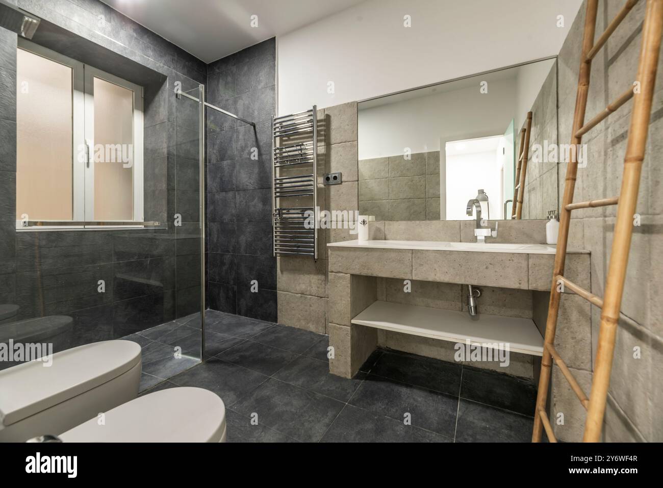 In short, modern bathrooms are the result of a combination of aesthetic design, advanced functionality and innovative technology Stock Photo