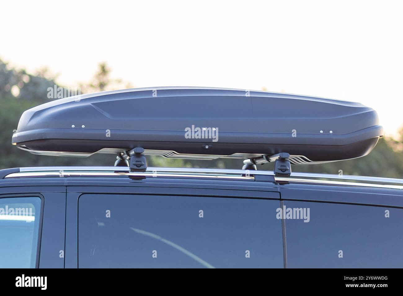 Rooftop cargo box hi res stock photography and images Alamy