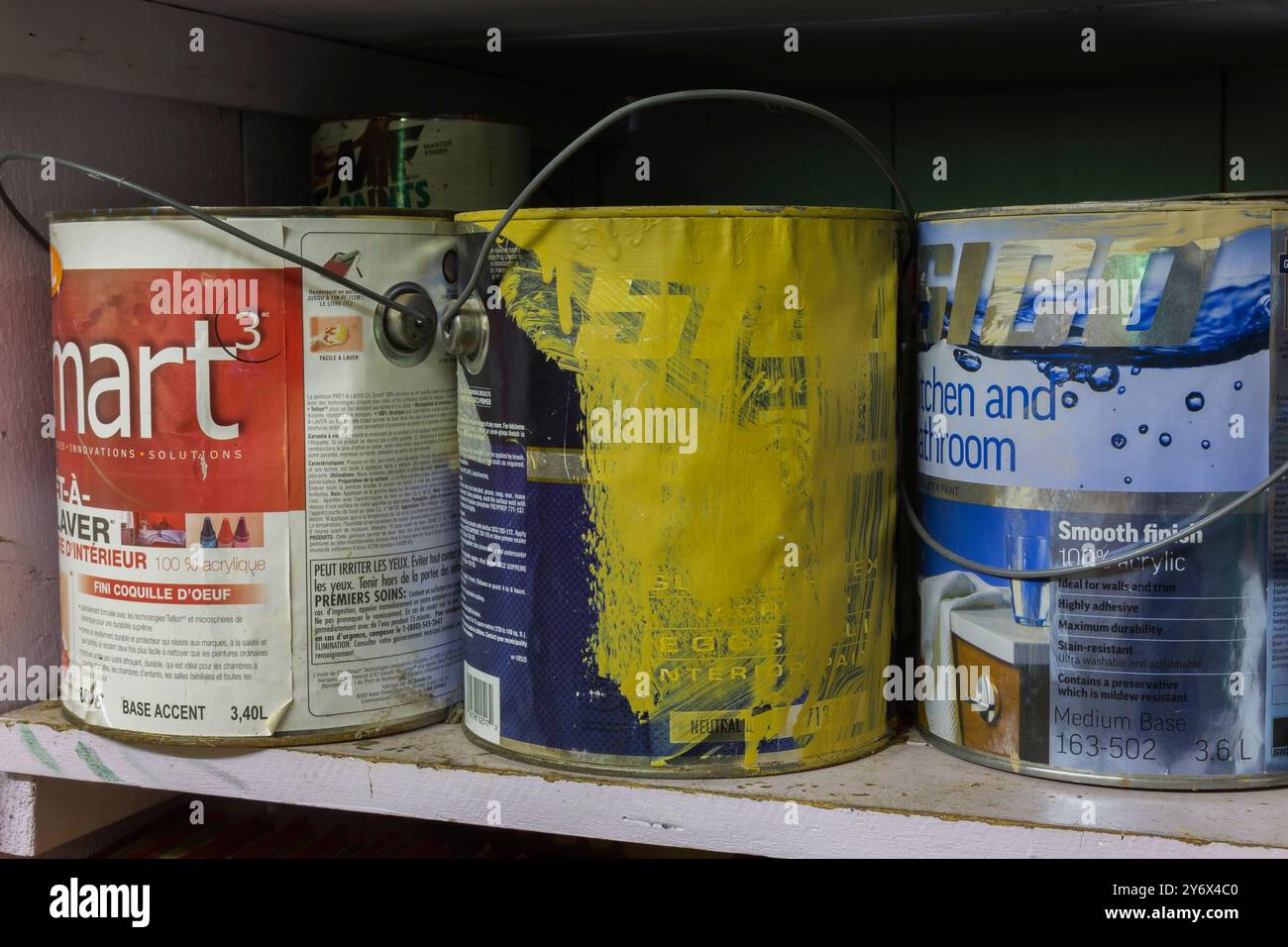 Gallon paint cans hi-res stock photography and images - Alamy