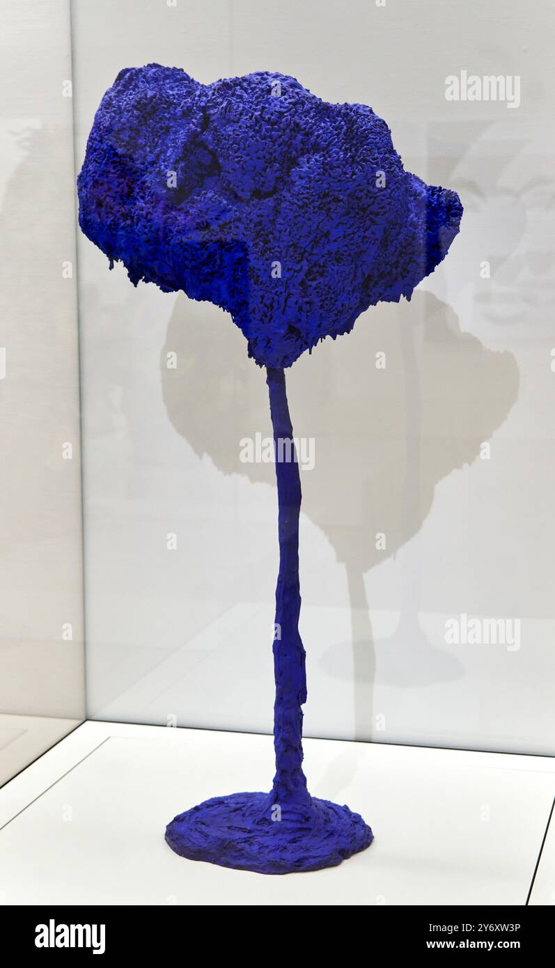 SE71, L'Arbre, grande éponge bleue, 1962, Yves Klein, 1928 SE71, L'Arbre, grande éponge bleue, 1962, Yves Klein, 1928