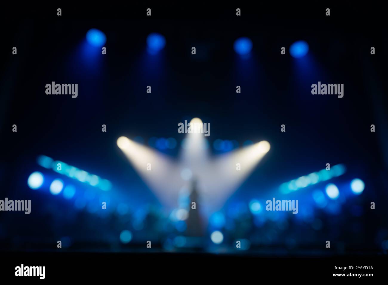 Defocused blurred concert lighting on stage Stock Photo - Alamy