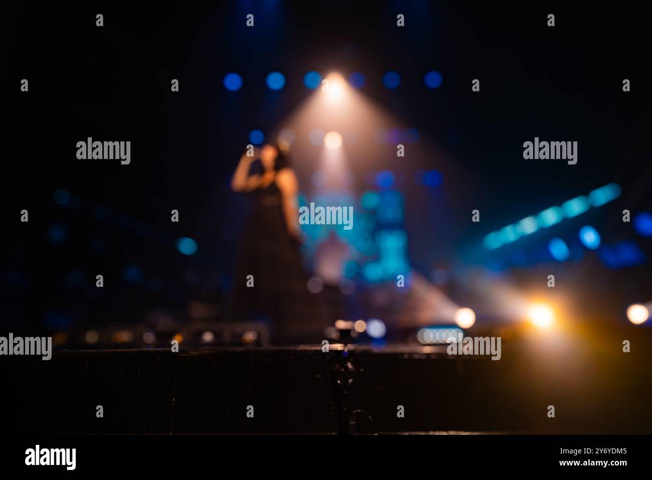 Defocused blurred concert lighting on stage Stock Photo - Alamy
