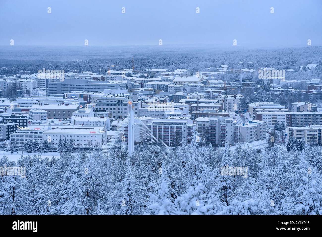 Snowy Rovaniemi city in winter, view from the Ounasvaara observation tower (Lapland, Finland) ESP: Ciudad de Rovaniemi nevada en invierno Stock Photo