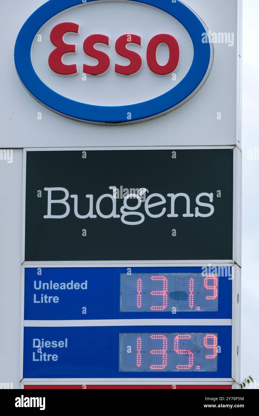 esso tobacco prices Esso fuel prices hi-res stock photography and images - Page 3