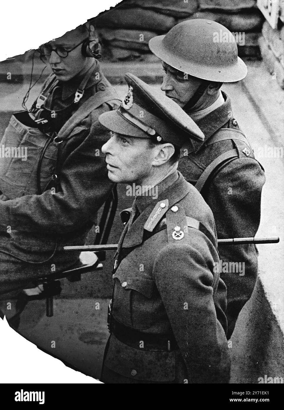 Many Searchlight King George VI visited many searchlight units , listening posts and gun ...