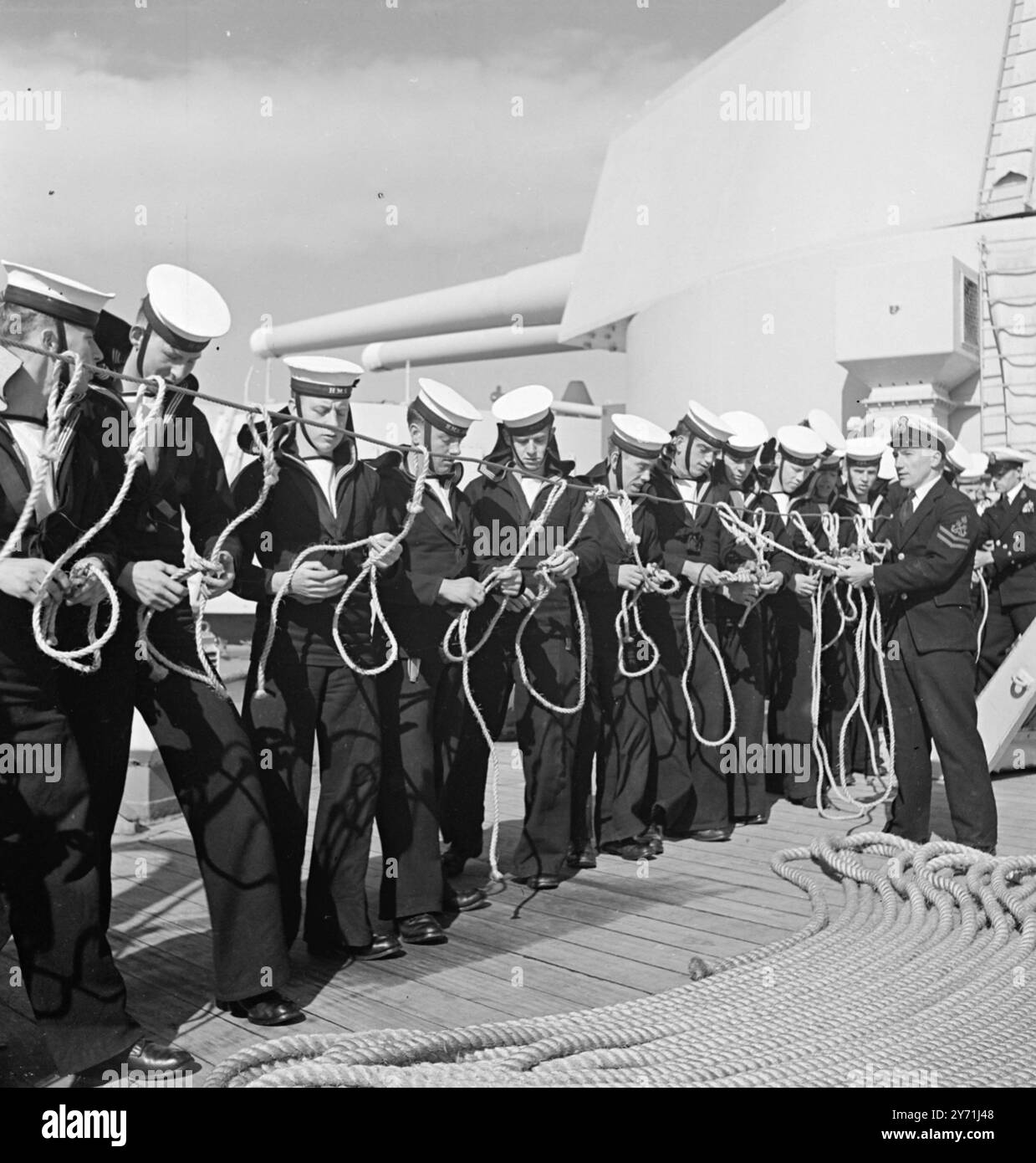 Knots sailors class hi-res stock photography and images - Alamy